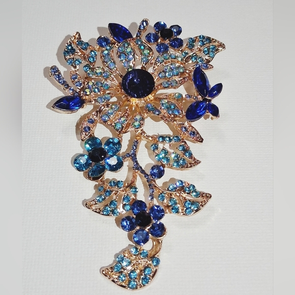 *EXCLUSIVE* Blue & Gold Stylish Brooch Exaggerated Floral Butterfly Design - Picture 5 of 9